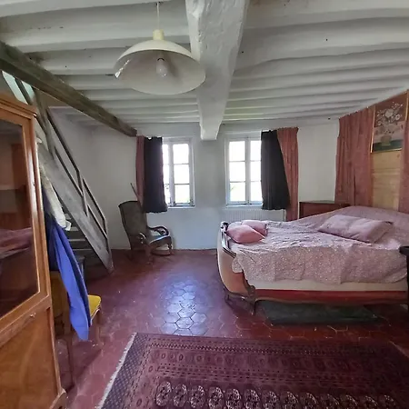 Vakantiehuis Maison De Charme Dans Joli Jardin Arbore De 300 M2