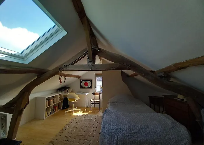 Holiday home Maison Dans Petit Jardin