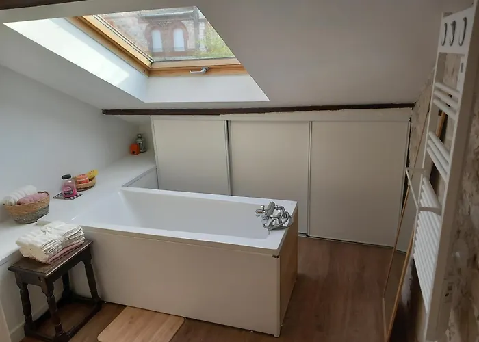 Maison Dans Petit Jardin * Criquebeuf-sur-Seine