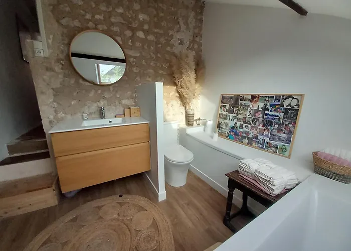 Maison Dans Petit Jardin Holiday home Criquebeuf-sur-Seine